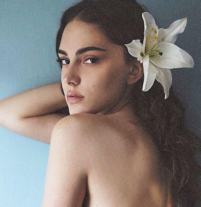 维密2018年选角秀，又炸出一批腿精…这个19岁穿着30元衣服的小姐