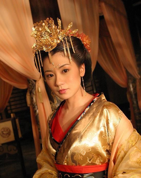 贾静雯还:45岁贾静雯再现惊艳古装造型, 回顾以往经典, 每个都楚楚生动