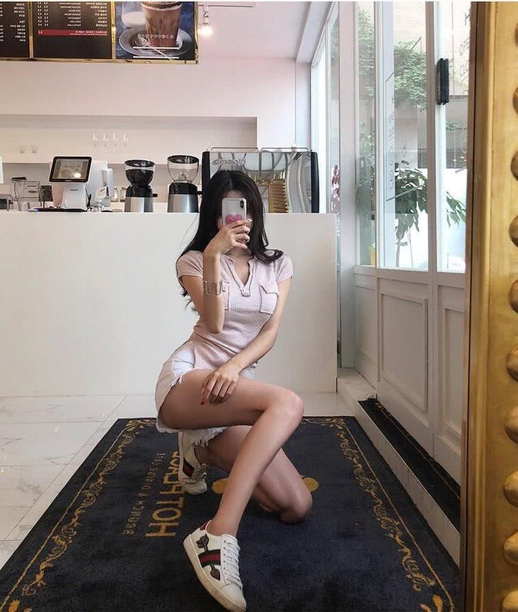 曾经是140斤胖妞,如今靠健身被称为长腿女神,火辣身材惹人爱!