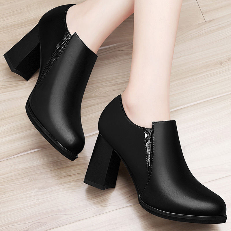 一双舒适的粗跟高跟鞋，可以决定你的气质，在这个秋季美美哒