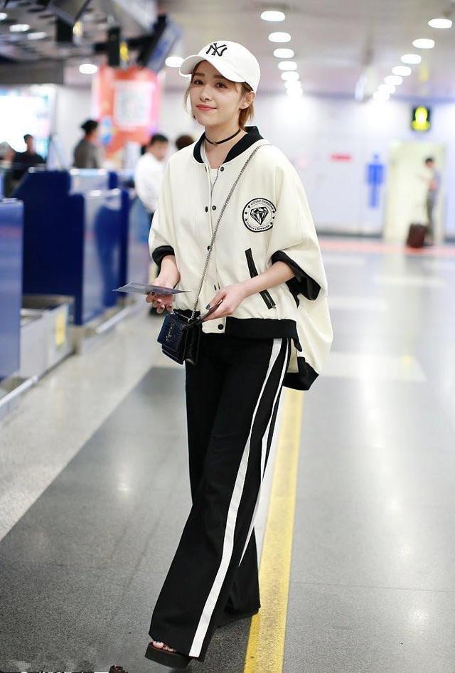 赵丽颖撞衫阚清子，一个灾难，一个惊艳，网友：纪凌尘眼光真独特