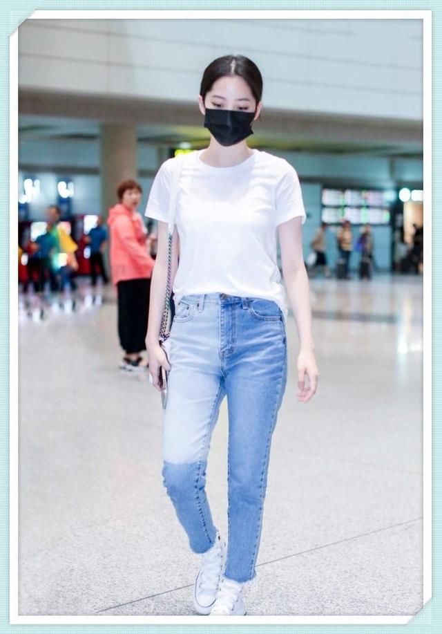 成年后的欧阳娜娜越来越敢穿!一身黑色礼服尽显曼妙身姿,美炸了