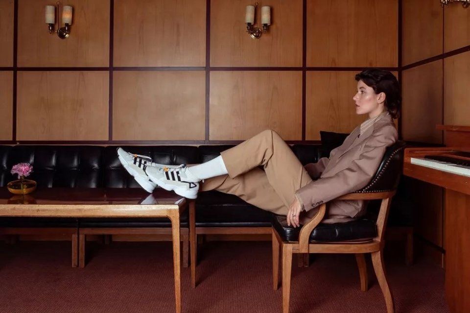 带贝壳头的 Yeezy 500?adidas 全新老爹鞋下周发售!