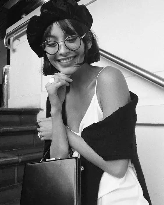 周冬雨，短发不是你说剪就能剪，根据脸型选择长度才是关键!