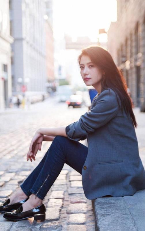 孙俪和大3岁高圆圆同框画面一度尴尬!网友:娘娘还是更适合古装