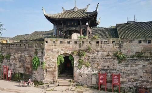 重庆这座明清古镇，藏着最美小巷、最美古桥和200年古城墙
