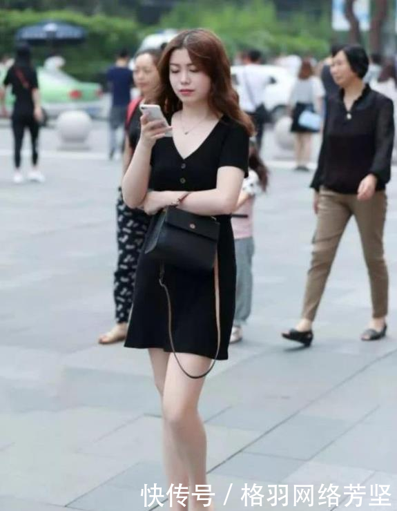 #逐出#街拍穿搭:我深深地恳求你,不要把我逐出你的爱门之外!