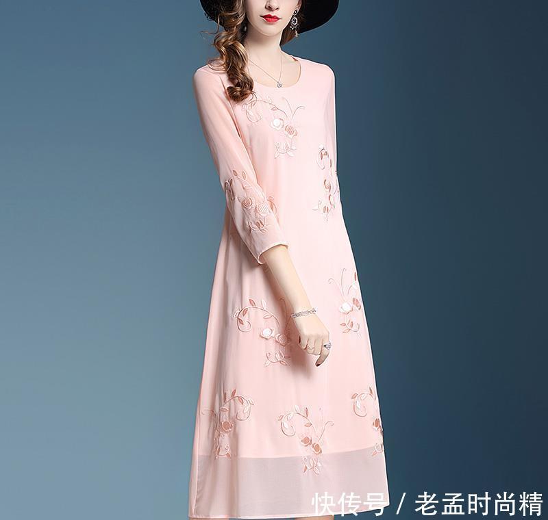 『宽松连衣』女人如果40来岁就要好好打扮!试试这些春裙,搭配裸靴,美炸天