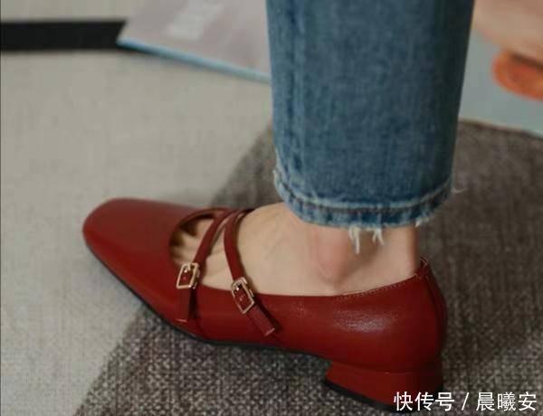 『分享就到』女神必备''斩男鞋'',4款好穿又貌美的红色高跟鞋,走出你优雅气质