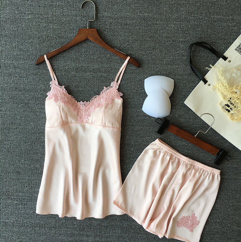 保守的老婆从来不裸睡!像下面的这样穿，真是美炸了