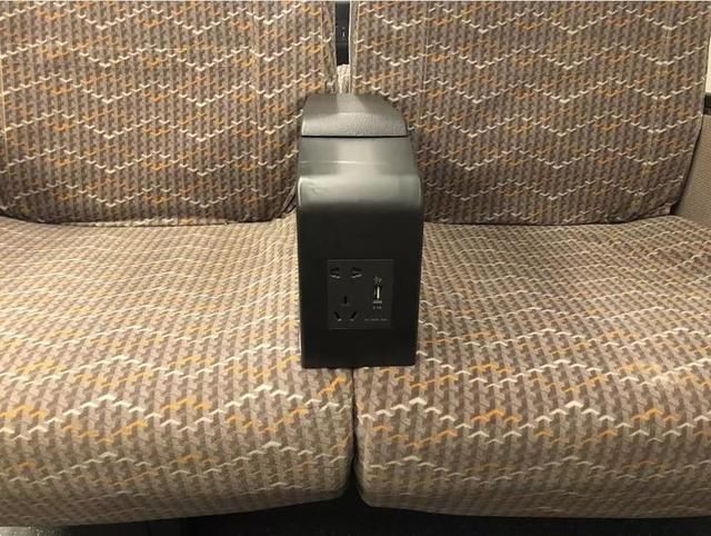 今日首次上线运营的超长版复兴号长啥样？探营现场照片来啦