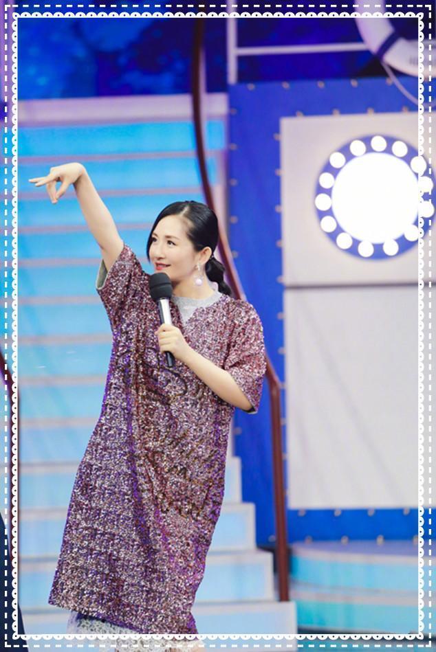 没有古力娜扎的身材真别穿亮片裙,像谢娜这样穿成孕妇装就尴尬了