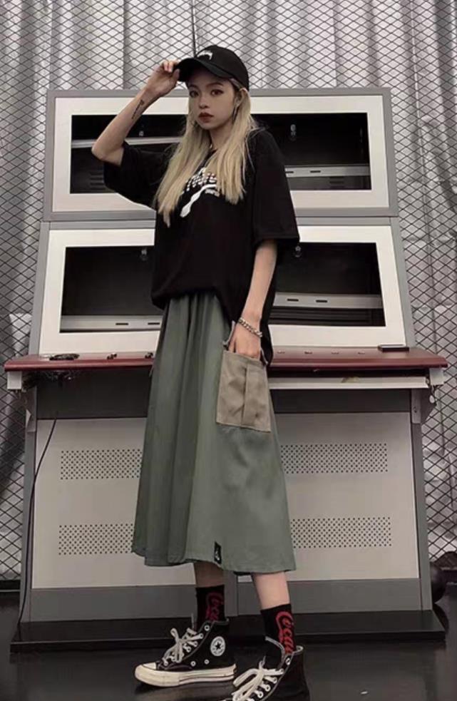  『凹出』酷女孩别只穿工装裤呀！像山本风的日系裙，也能轻松凹出帅气感哦