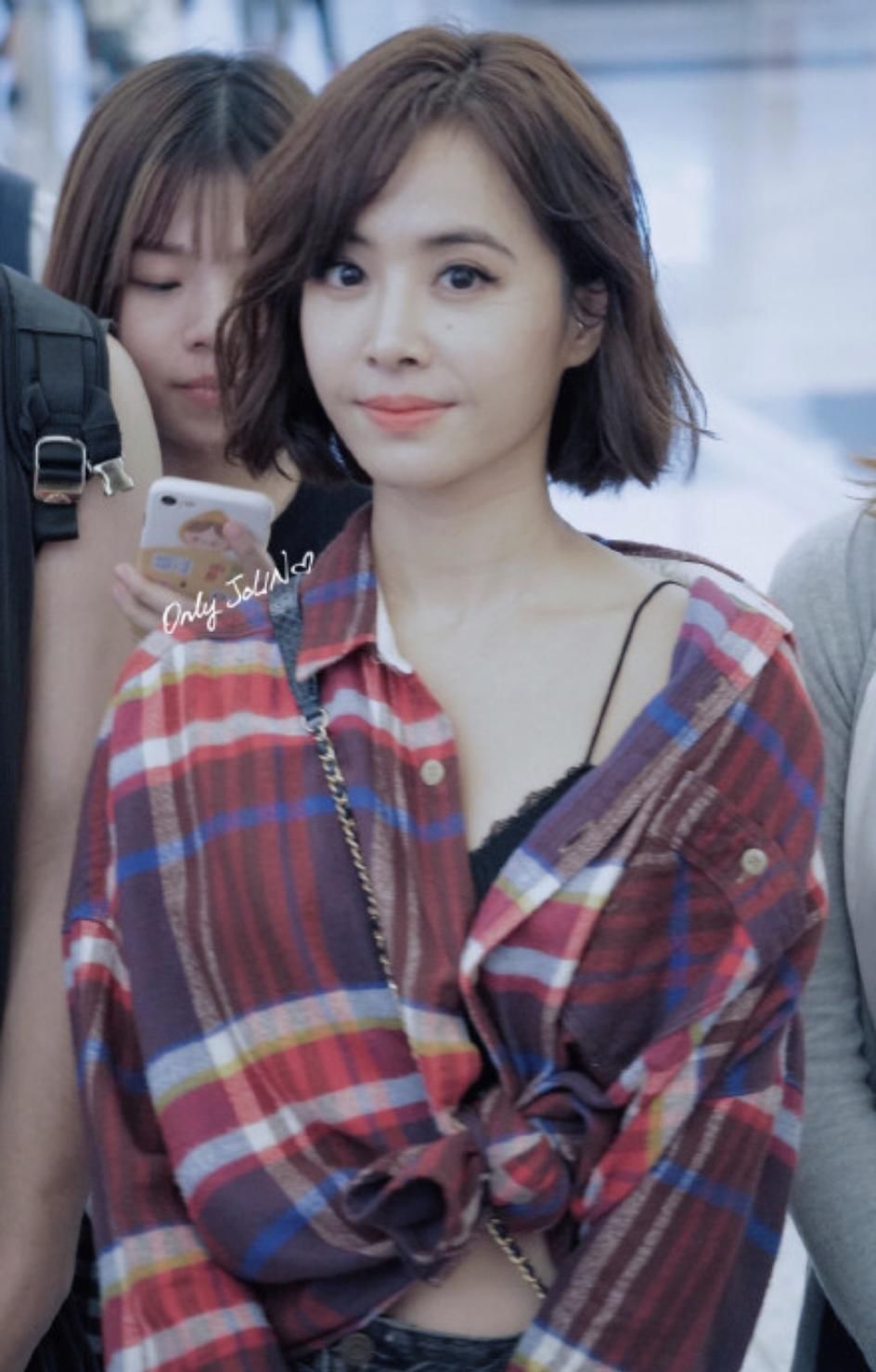 秀肩露背，下衣失踪，直接穿泳装出街，蔡依林的时髦一般人追不上