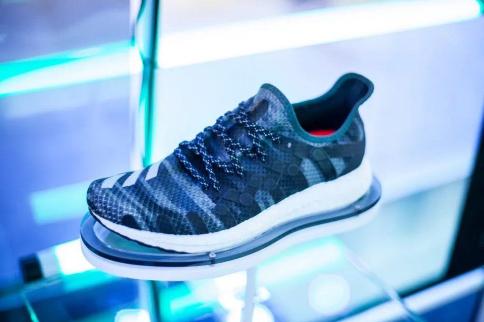 adidas 开了个游戏派对!你也能参加!做任务就能得礼品!