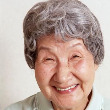 110岁姥姥:睡前抹点厨房”小东西“，用了眼袋、皱纹全不找