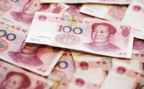 越南特有的奇怪现象,“成堆”人民币被摆路边,竟没人敢抢