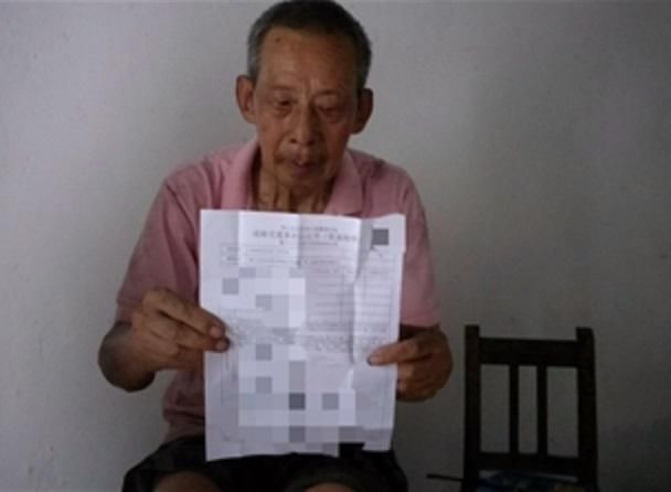 老人被撞反被称“碰瓷” 人们只愿相信自己认为的真相