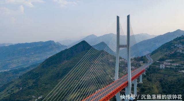 又一中国奇迹：云贵高原造出世界最高大桥，565米的高度折服世界