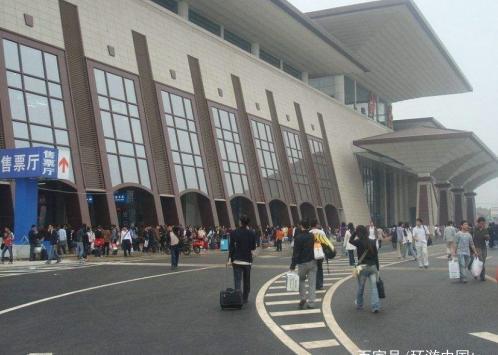 中国最漂亮火车站：花费140亿，历时5年才建好，获得多项建筑大奖