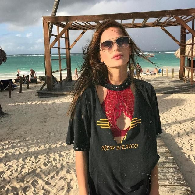 夏日，当泳衣遇上浪漫蕾丝，简直美得不可芳物！