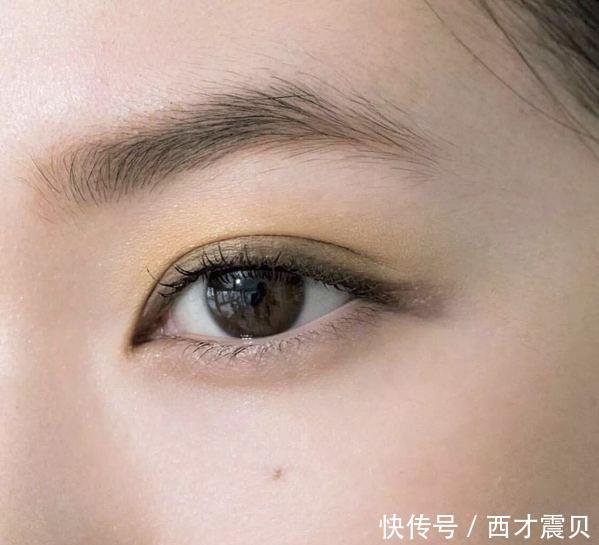 『狂野』没想到绿眼影能把清新脱俗演绎得如此狂野?肯豆的清新绿了解一下