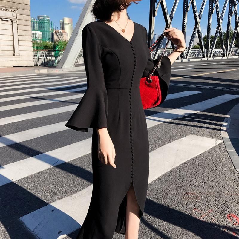 谁说只能夏季穿裙子，适合初秋穿的长裙，你可千万别错过