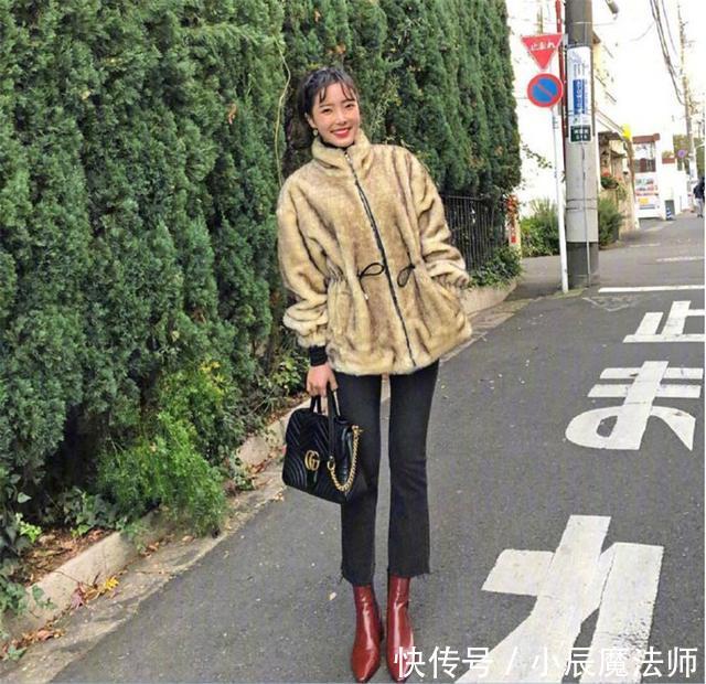  『大衣』秋冬鞋子别乱穿，备齐这四双“百搭鞋”，搭配小西装、大衣超好看