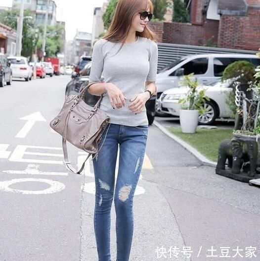 [ 美女]优雅迷人有气质！，时髦个性的牛仔裤美女