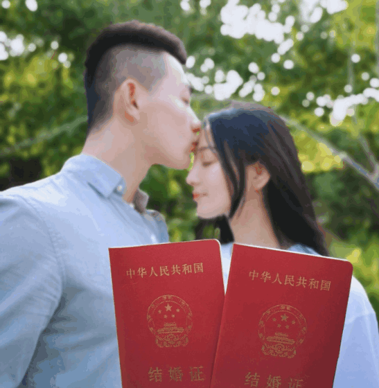 卓伟爆范冰冰和李晨两人关系名存实亡, 早已分手, 今再次被人证实