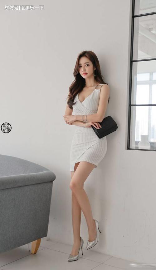 街拍：穿包臀裙的美女，没有好身材，驾驭不了