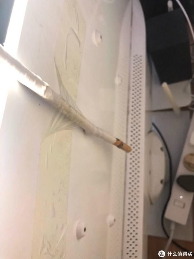  「便宜」最便宜而且家里都有的东西做一个屏幕挂灯。教程简单粗暴。