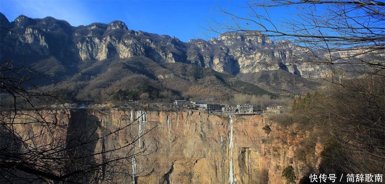 世界最凶险的一个村庄，房屋建在悬崖之上，这里人如何生活？