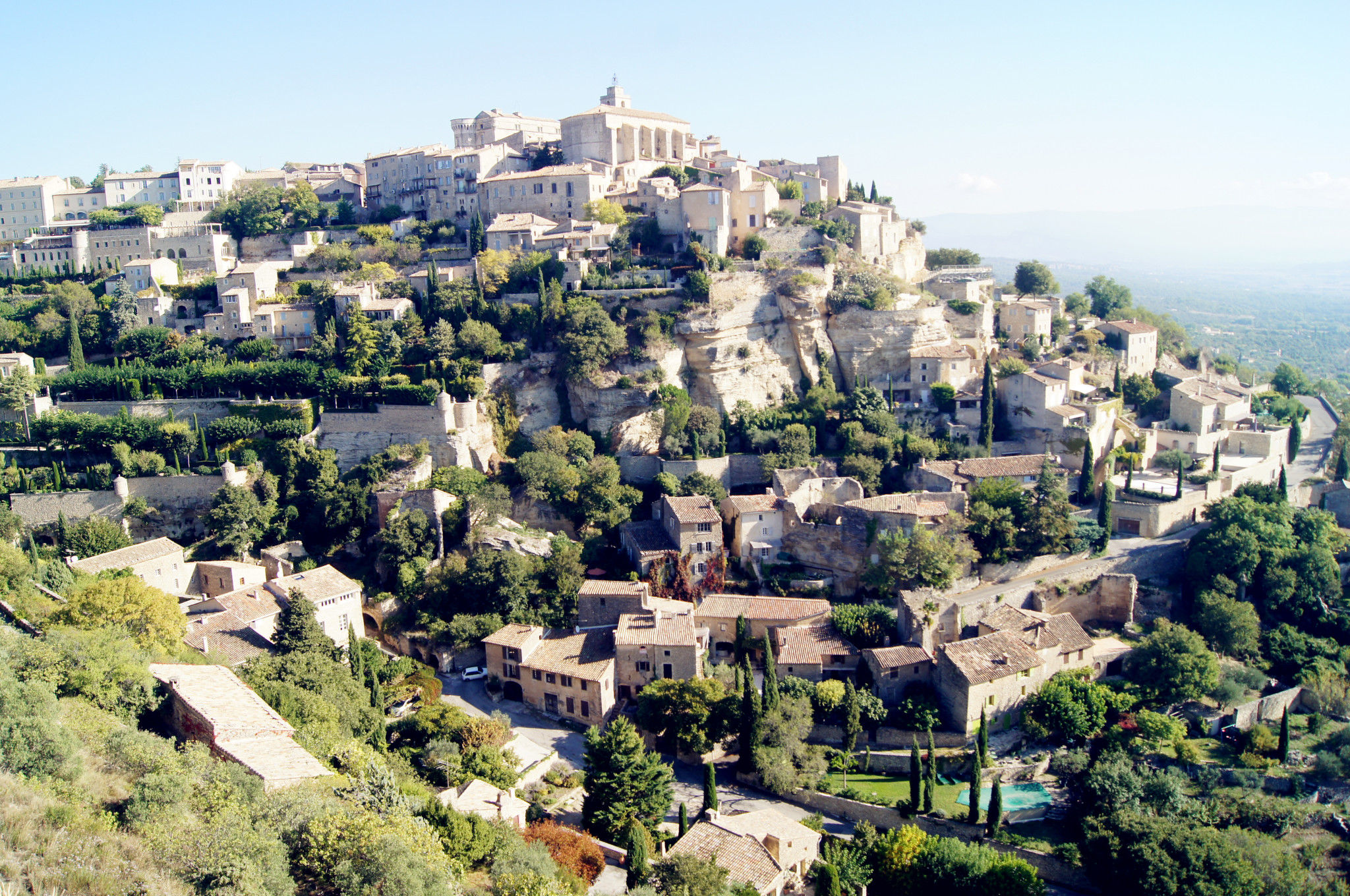 人口不足60万小国却拥有世界最大钢企，员工32万年产钢铁1.3亿吨