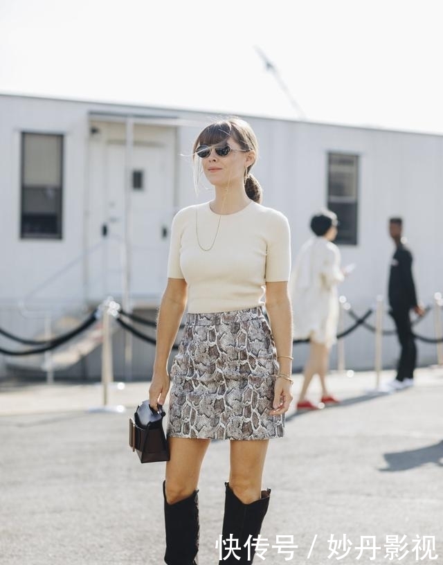  显瘦@哪个辣妹还没穿“半裙配长靴”？3条搭配公式，显瘦又拉风！