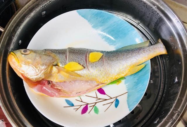  『腥味』不管蒸什么鱼，千万别直接下锅，多做这几步，鱼肉不腥不柴还入味