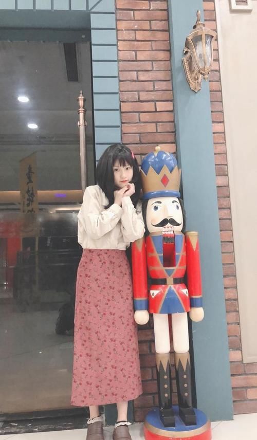  女生@小个子女生不知道怎么穿？记住这5个技巧，轻松“长高”十公分