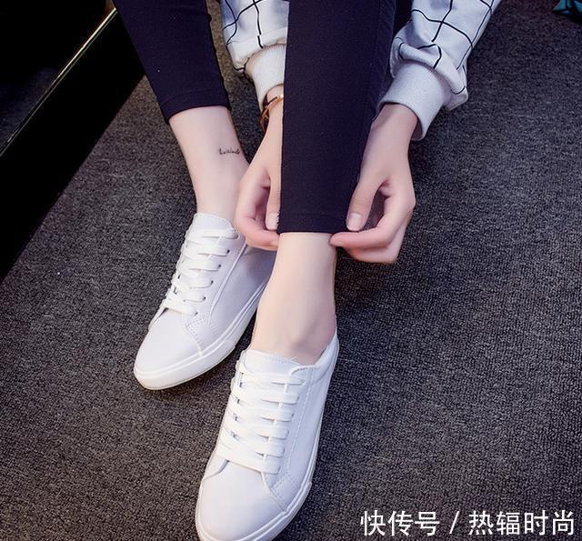 陈妍希一家三口现身机场, 大家却被她脚上的鞋子圈粉, 真心好看