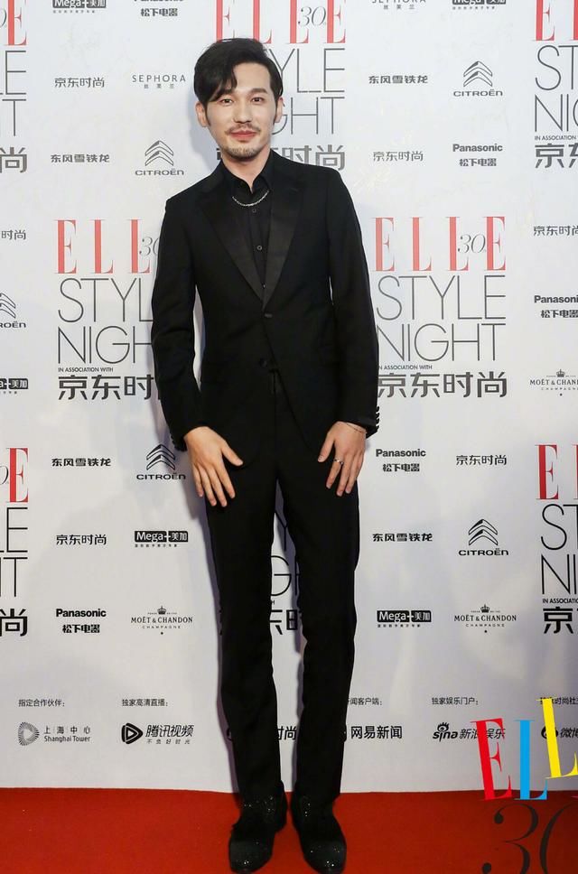 春春杨幂唐嫣杨颖同台亮相,原照流出,网友:真漂亮