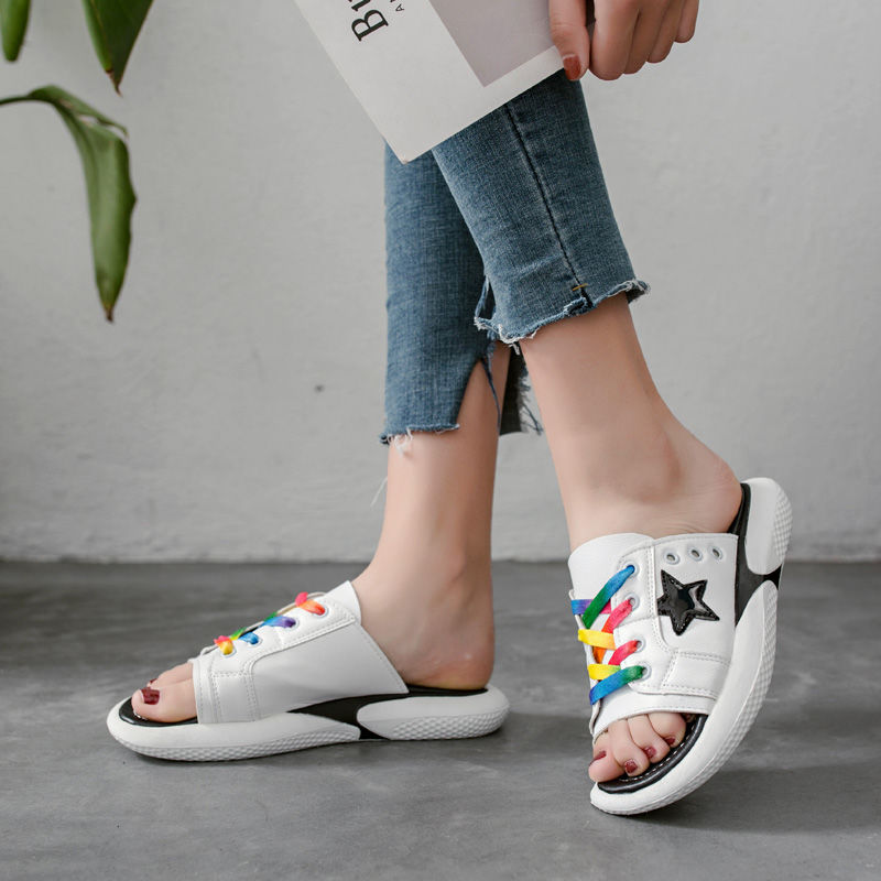 今年最流行的凉鞋，比高跟鞋更迷人，比丝袜更夺眼