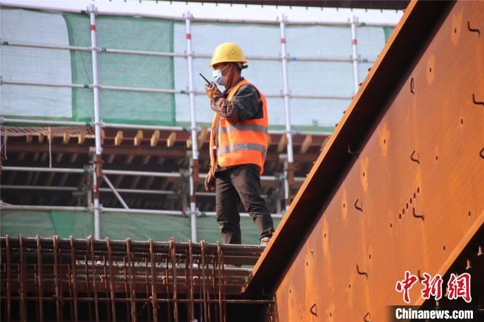  『王甜甜』“五一”国际劳动节郑州南站施工忙