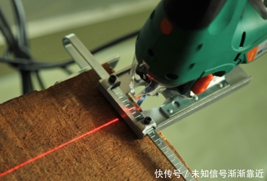 中国 “电动锄头”一出，耕地不再愁，一天能锄几百亩 ，忒省力