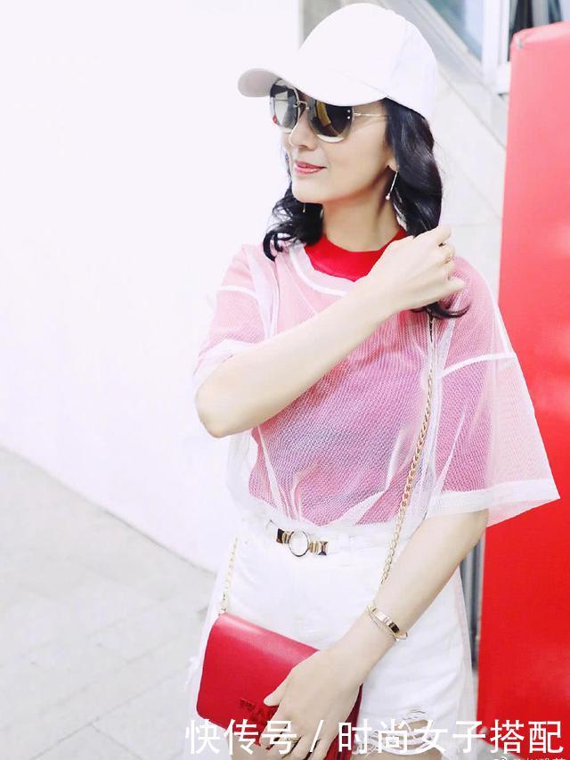 63岁赵雅芝真会穿，4套热裤造型秀长腿，网友：美了整个夏天！