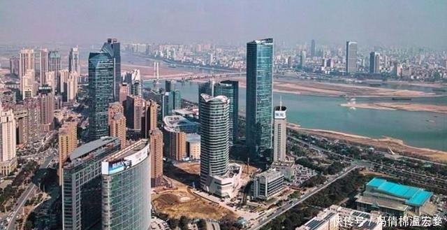 中部最低调的省会城市，被称为“英雄城”，城市发展很快