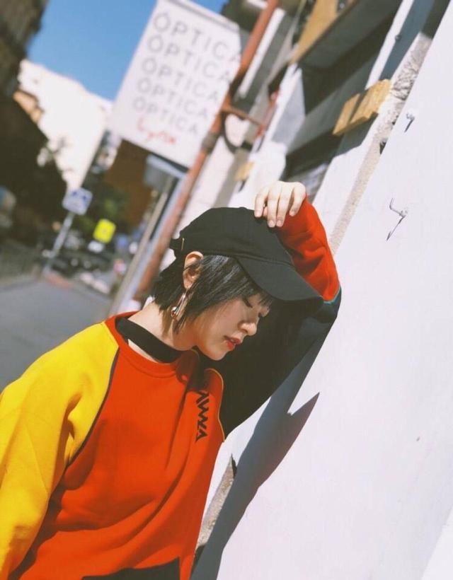 黄璐风格咋样?这一身读者说很潮，你准备好剁手了没