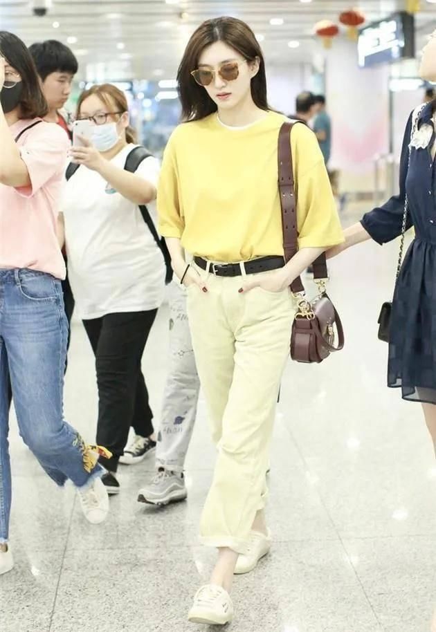  柠檬黄：惹眼柠檬黄，春夏上街就靠它！