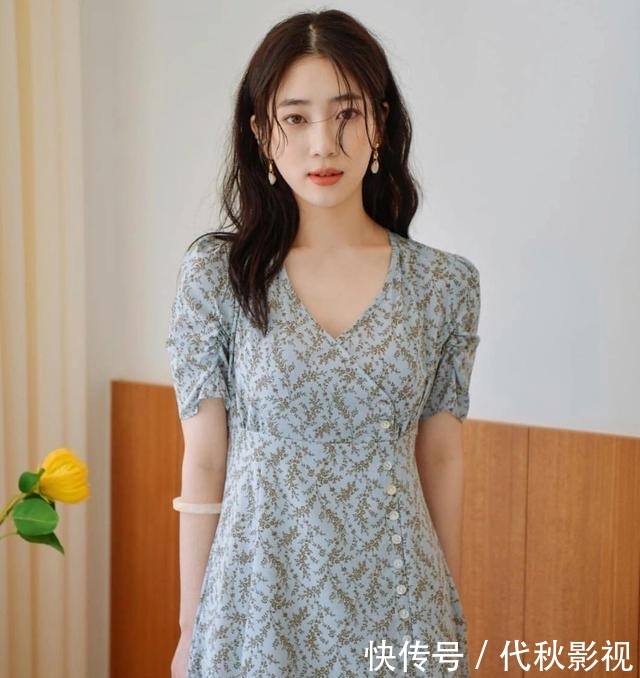 #时髦#穿起来就很气质的“茶歇裙”,把它穿在身上,时髦又高级