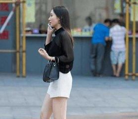 街拍：小姐姐时尚可爱，魅力十足