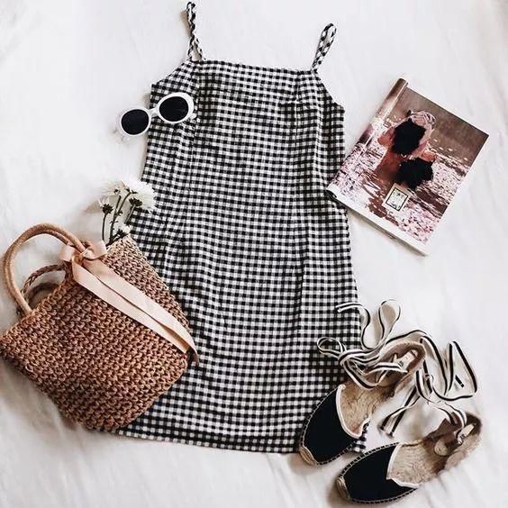 奶奶，你的菜篮子我抱走了哈~