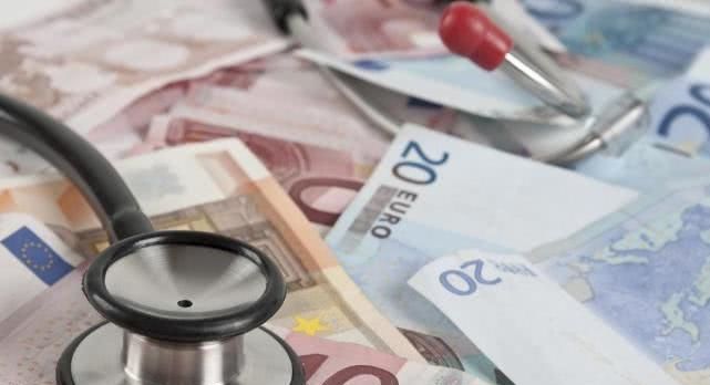 喜讯！今年养老金“暴涨”，9月前调整金额全面补发，老人有福了